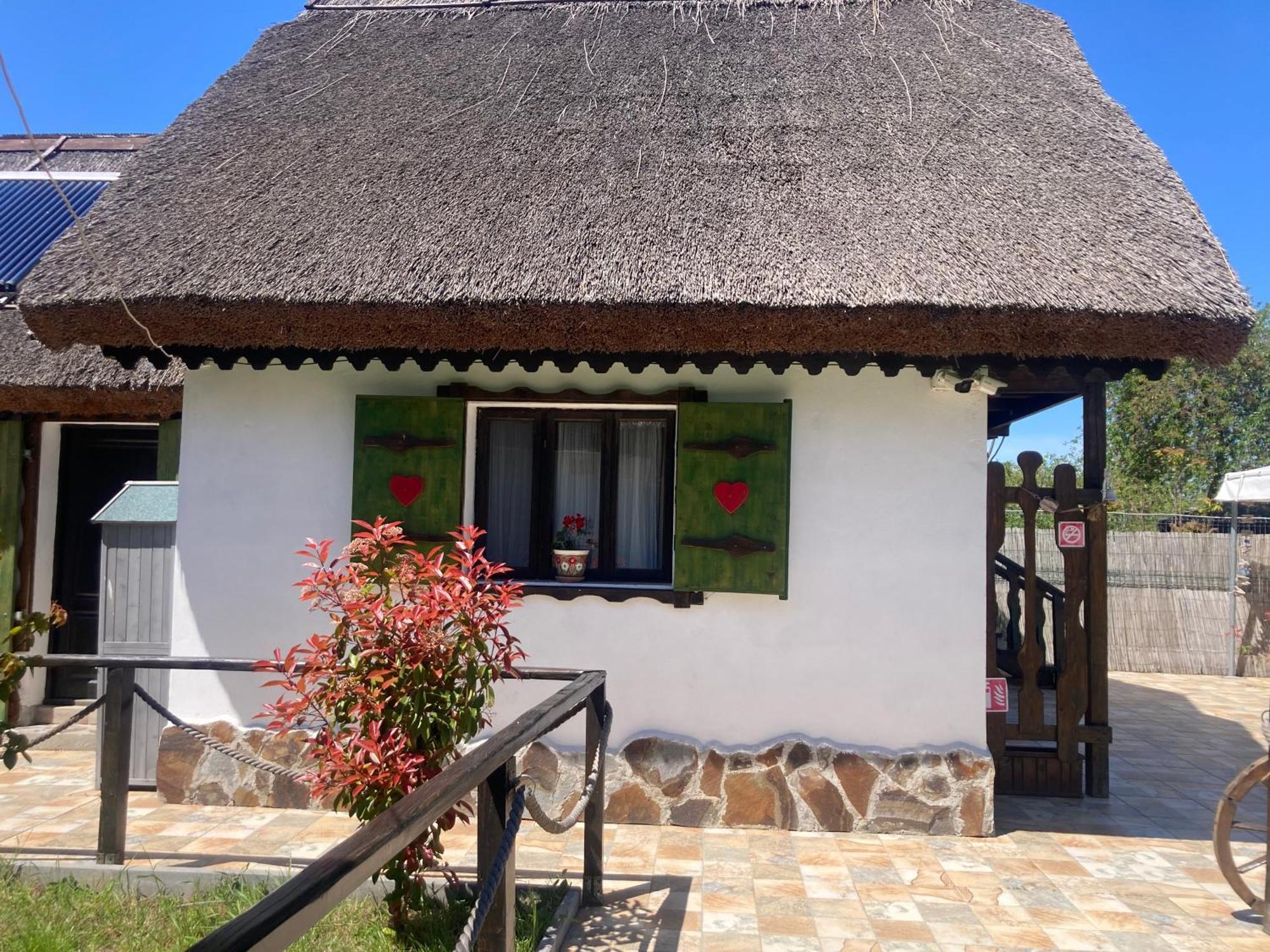 Casa Soarelui Hotel Murighiol Ngoại thất bức ảnh
